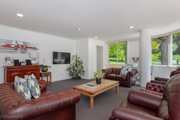 Spacious and well-appointed apartment in Salamanca