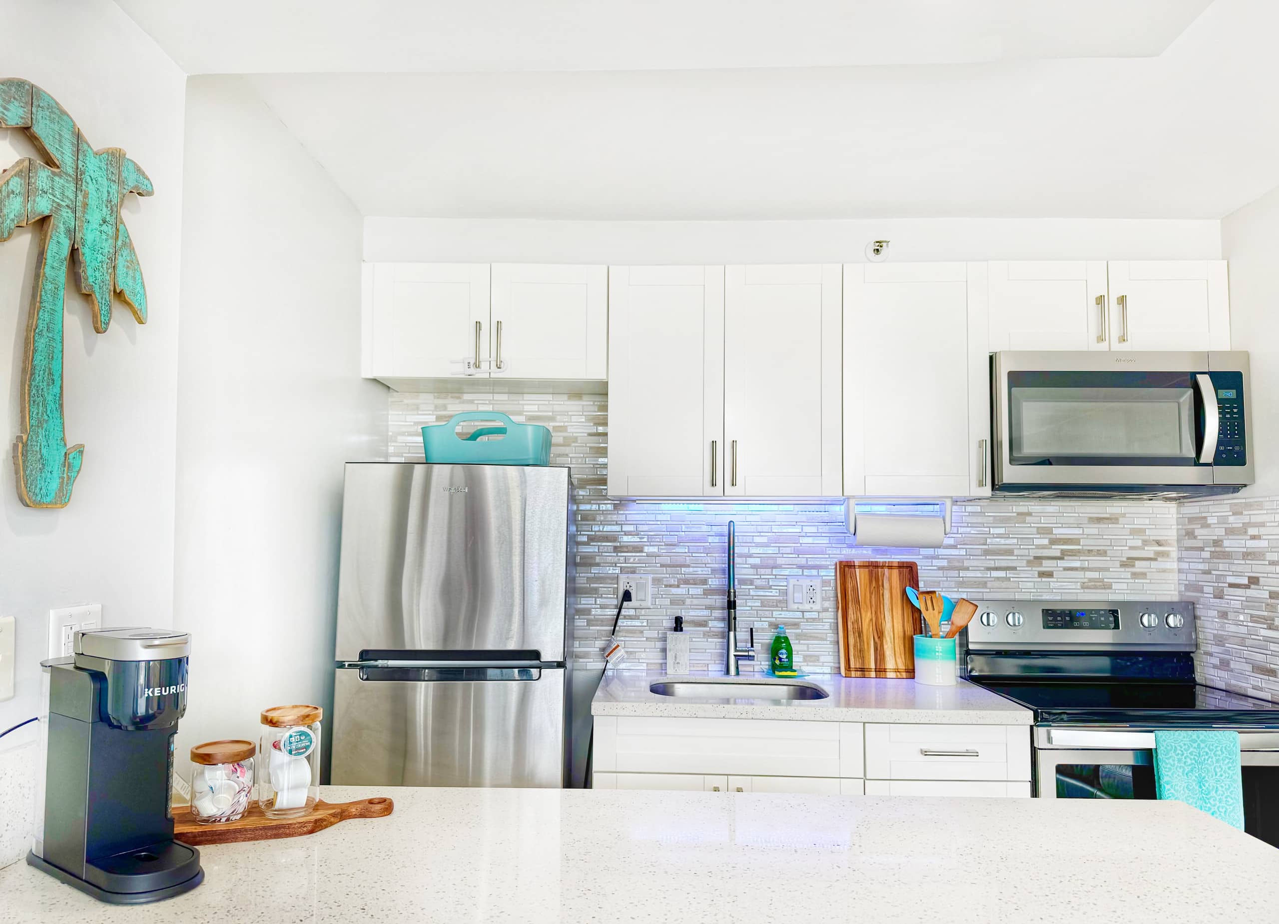 Condo in Honolulu · ★4.9 · Studio · 1 bed · 1 private bath - Image 10