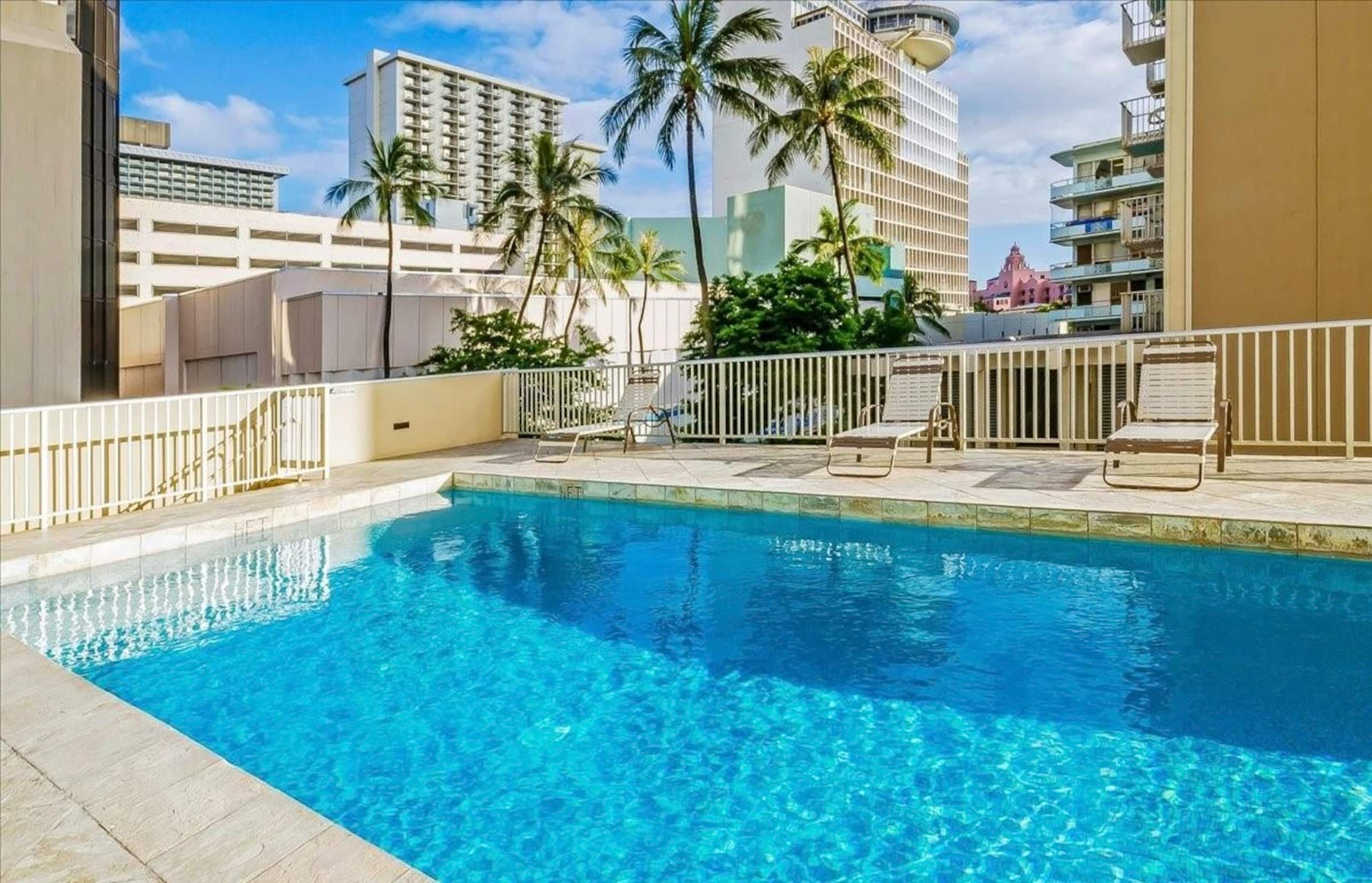 Condo in Honolulu · ★4.9 · Studio · 1 bed · 1 private bath - Image 28