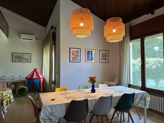 Beautiful Villa with Garden by the Sea gallery image 5