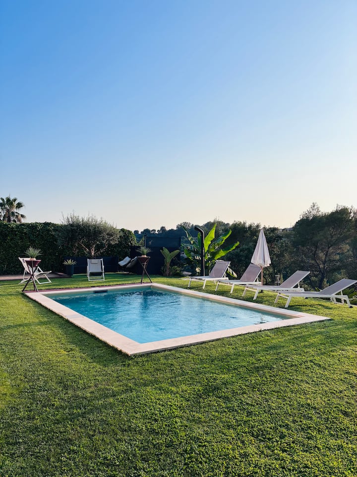 Villa Contemporaine Avec Terrain De Pétanque - La Gaude