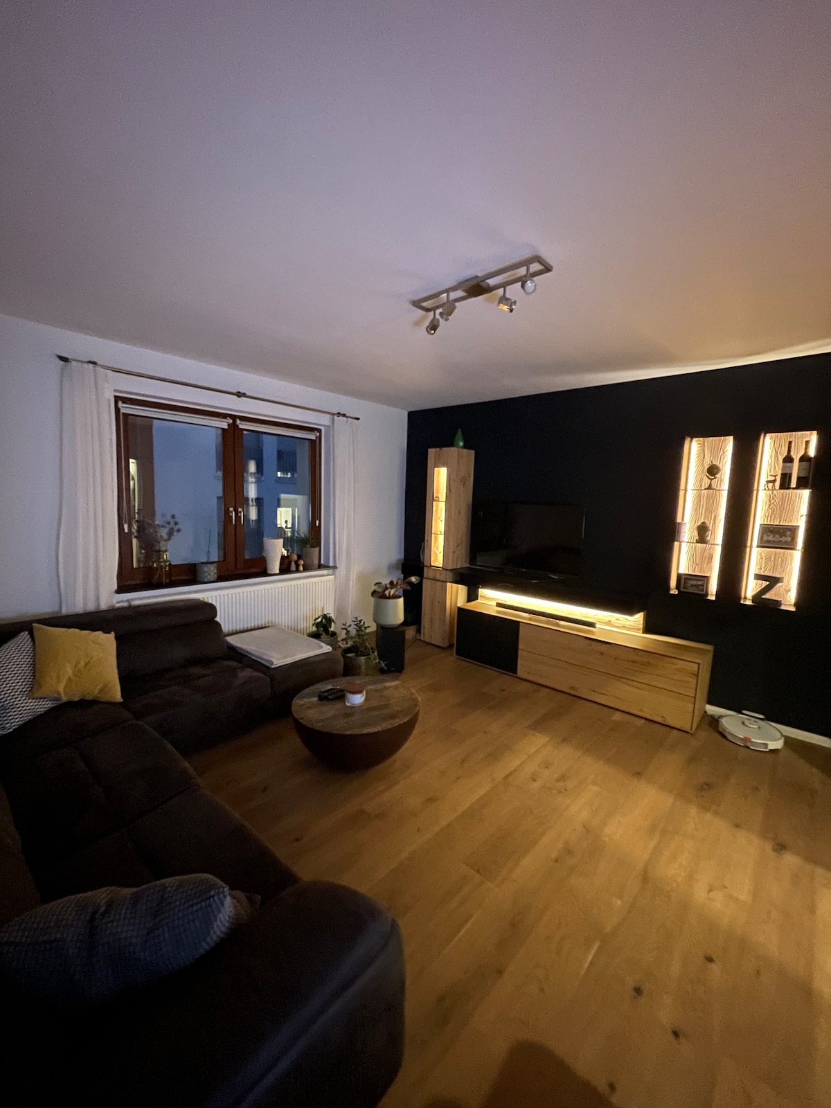 Popular Airbnb listing: Ehrenfeld - Subbelratherstr. in Neuehrenfeld