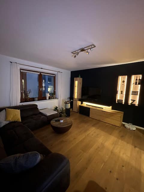 Popular Airbnb listing: Ehrenfeld - Subbelratherstr. in Neuehrenfeld