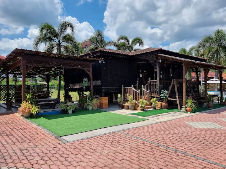 Anjung Klasik - Swimming Pool Homestay - Malasia