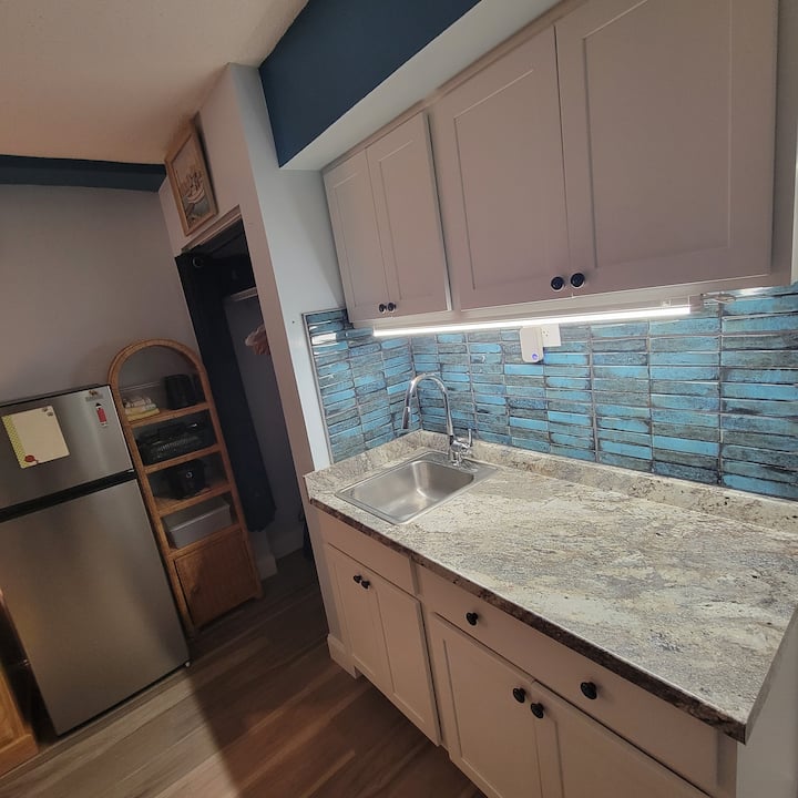 "Shore Beats Work" For 2 On Daytona Beach Shores - Daytona Beach, FL