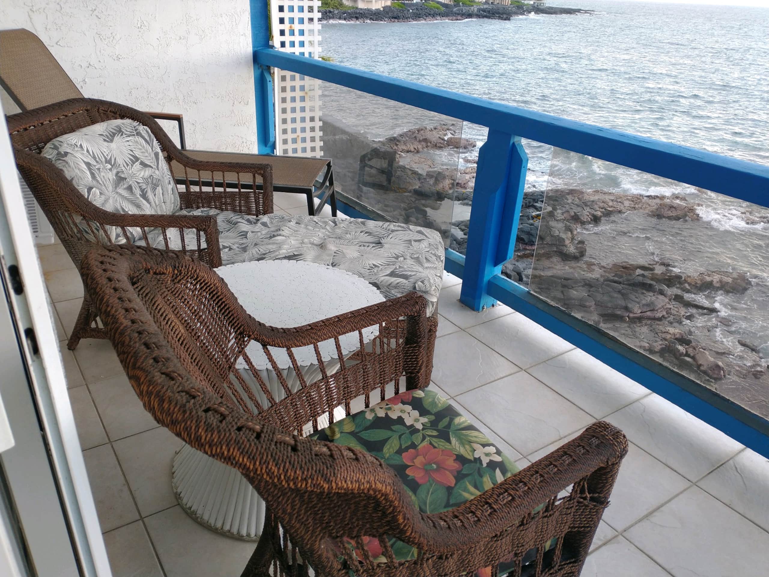 Condo in Kailua-Kona · ★4.68 · 2 bedrooms · 3 beds · 2.5 baths - Image 16