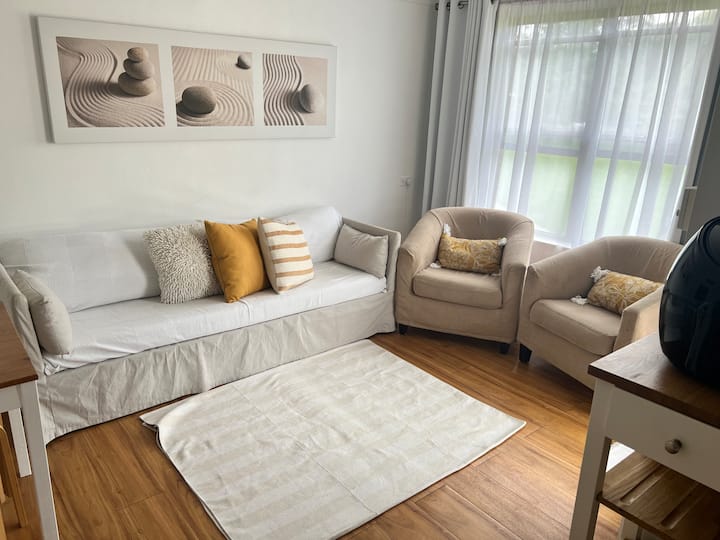 Garden Cottage For A Family On A Huge Property - Brisbane