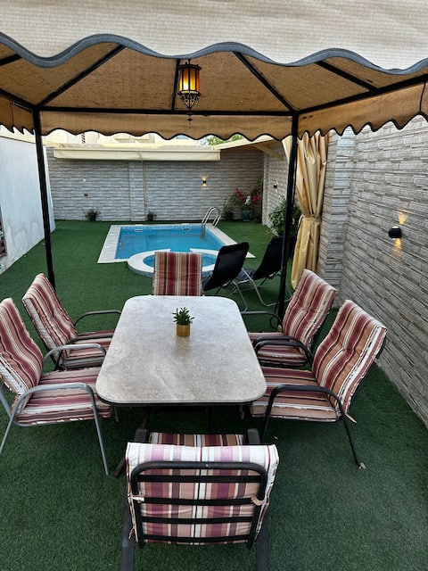 Al Zumorod Luxury Villa