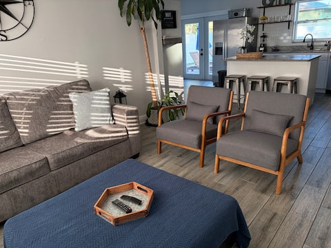 Top performing Airbnb: Modern Pool Home. 7 min from Bucs Stadium in Armory Gardens