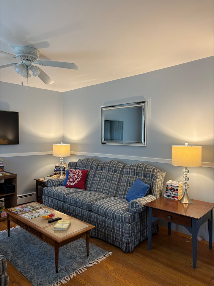 Shelburne Guest House -The Ranch - Greenfield, MA
