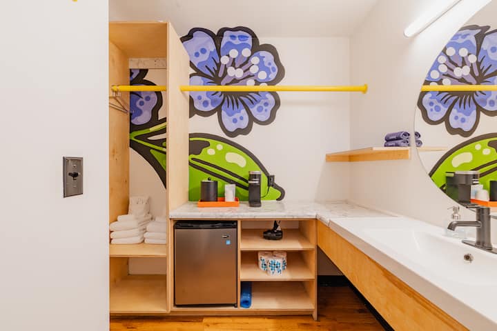 The Chicory Room At The Iris Motel! - Nashville, TN
