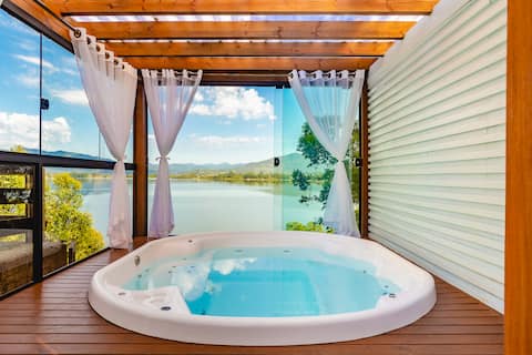 House 02 with private jacuzzi, heated pool, etc.