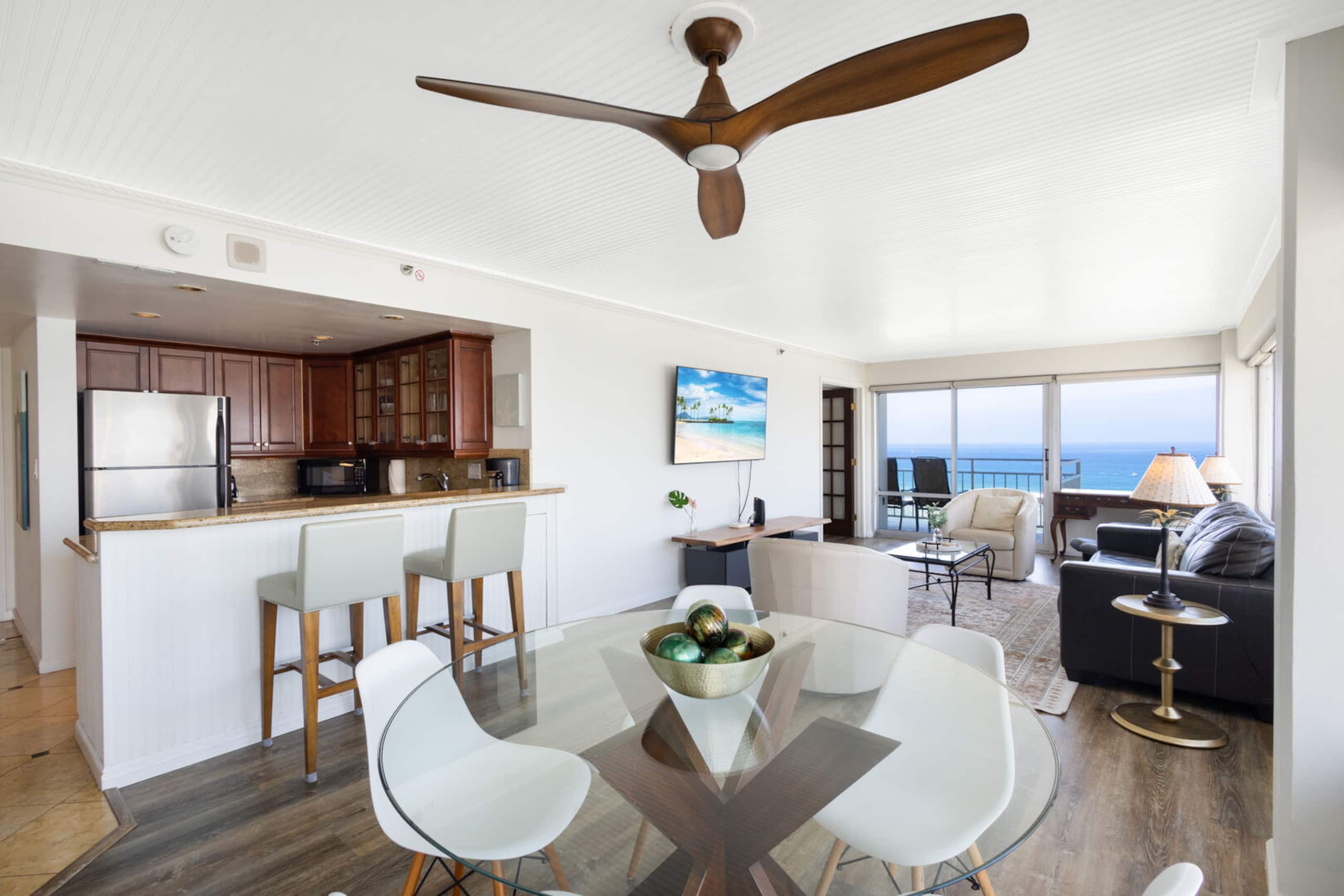 Condo in Honolulu · ★5.0 · 2 bedrooms · 3 beds · 2 baths - Image 4