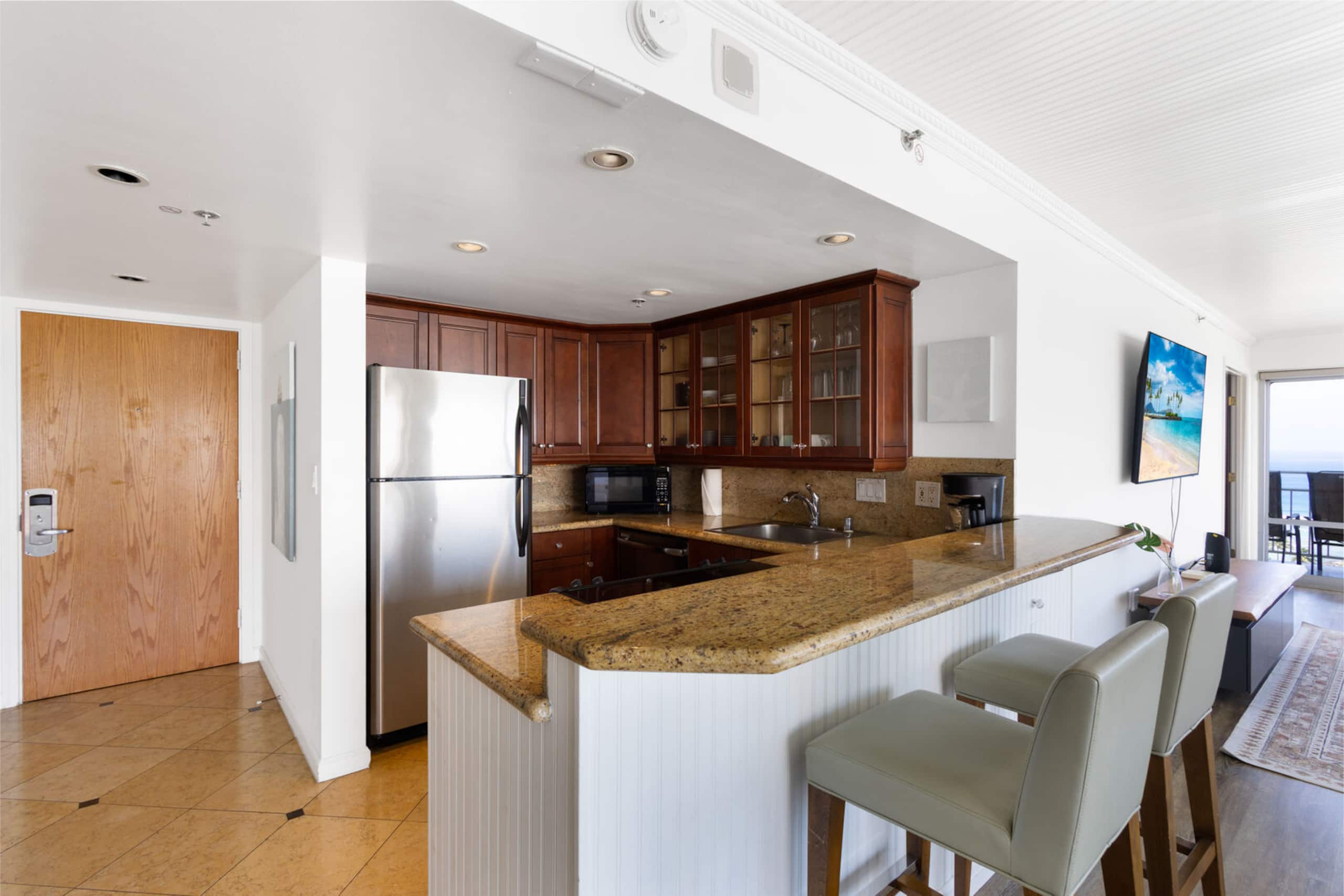 Condo in Honolulu · ★5.0 · 2 bedrooms · 3 beds · 2 baths - Image 5