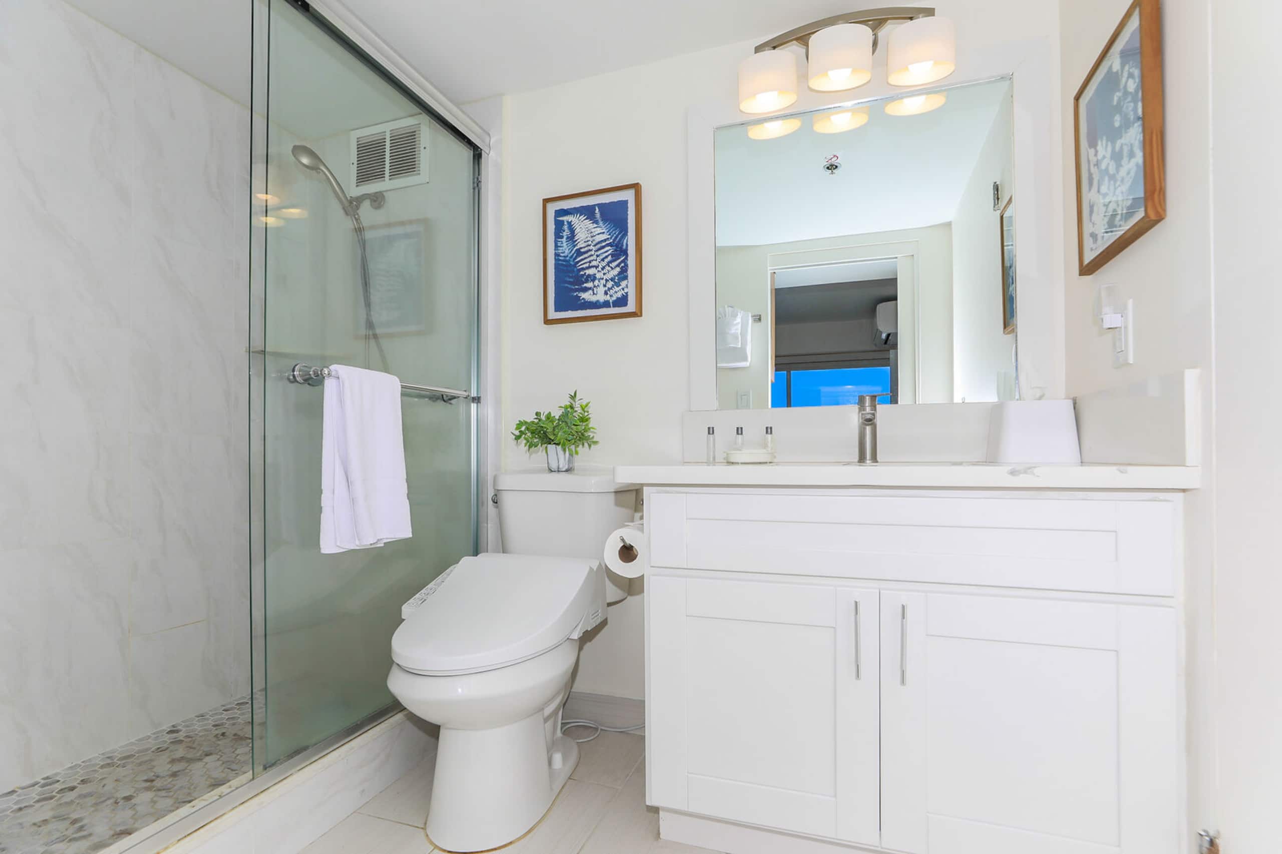 Condo in Honolulu · ★4.5 · 2 bedrooms · 4 beds · 2 baths - Image 17