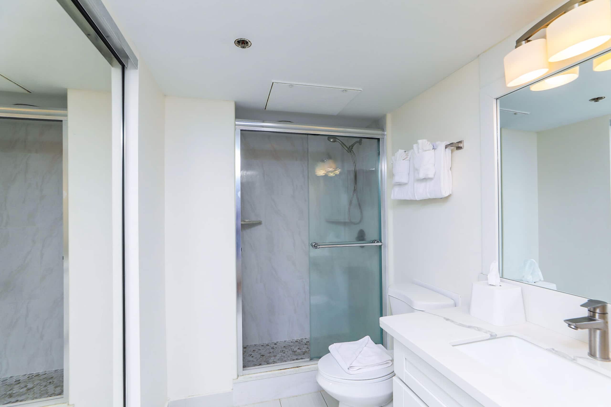 Condo in Honolulu · ★4.5 · 2 bedrooms · 4 beds · 2 baths - Image 14