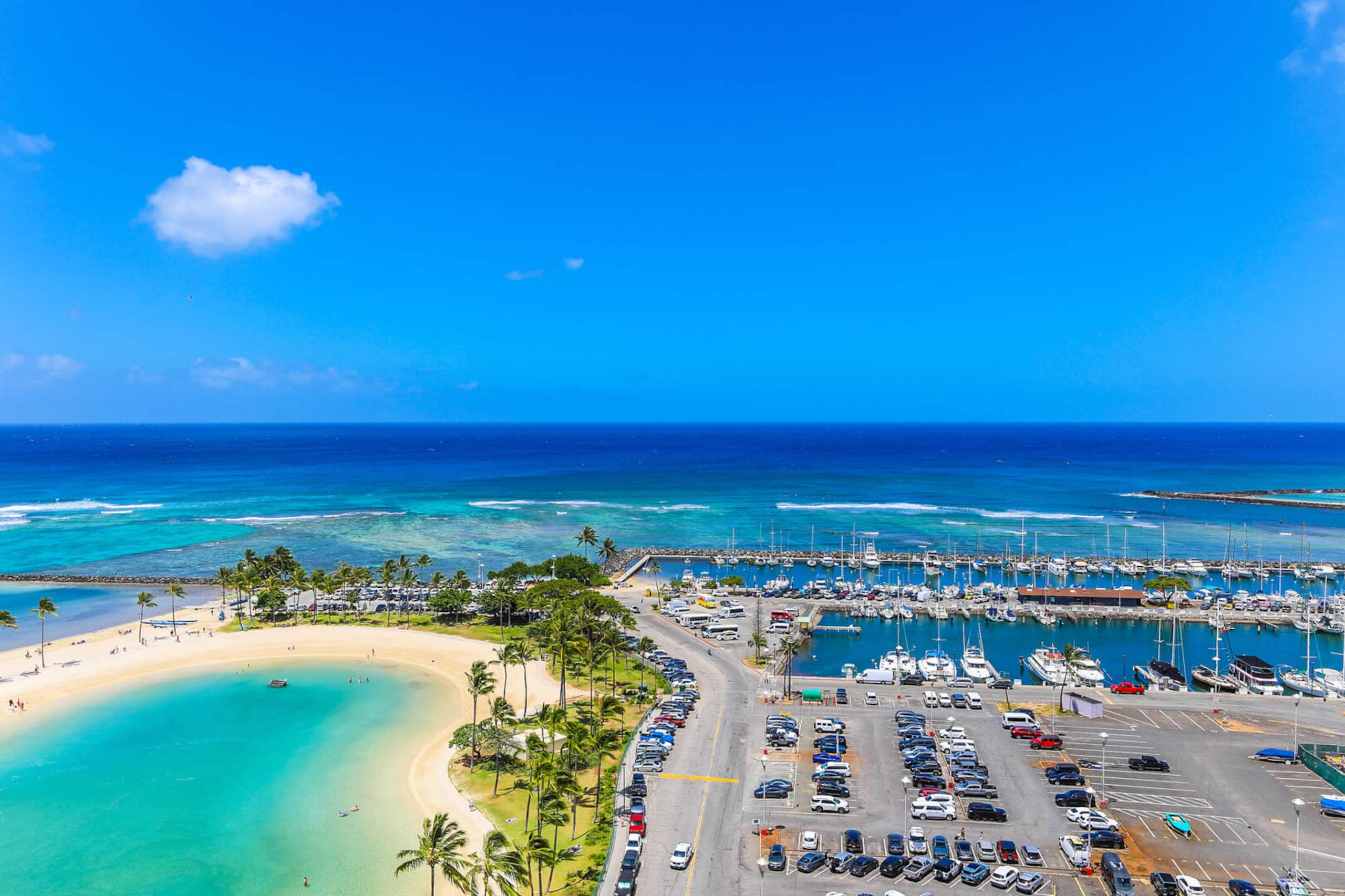 Condo in Honolulu · ★4.5 · 2 bedrooms · 4 beds · 2 baths - Image 20