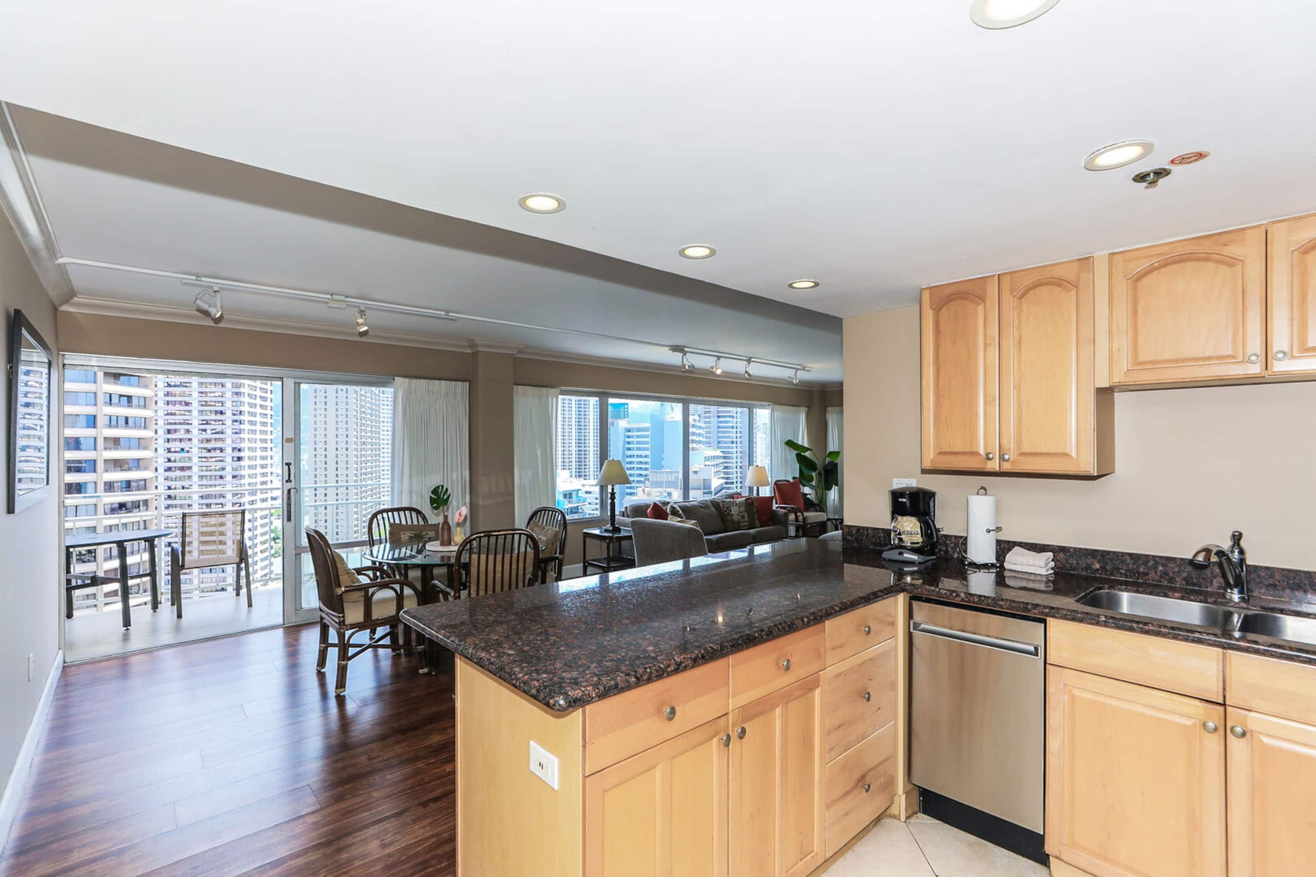 Condo in Honolulu · ★4.58 · 2 bedrooms · 2 beds · 2 private baths - Image 8