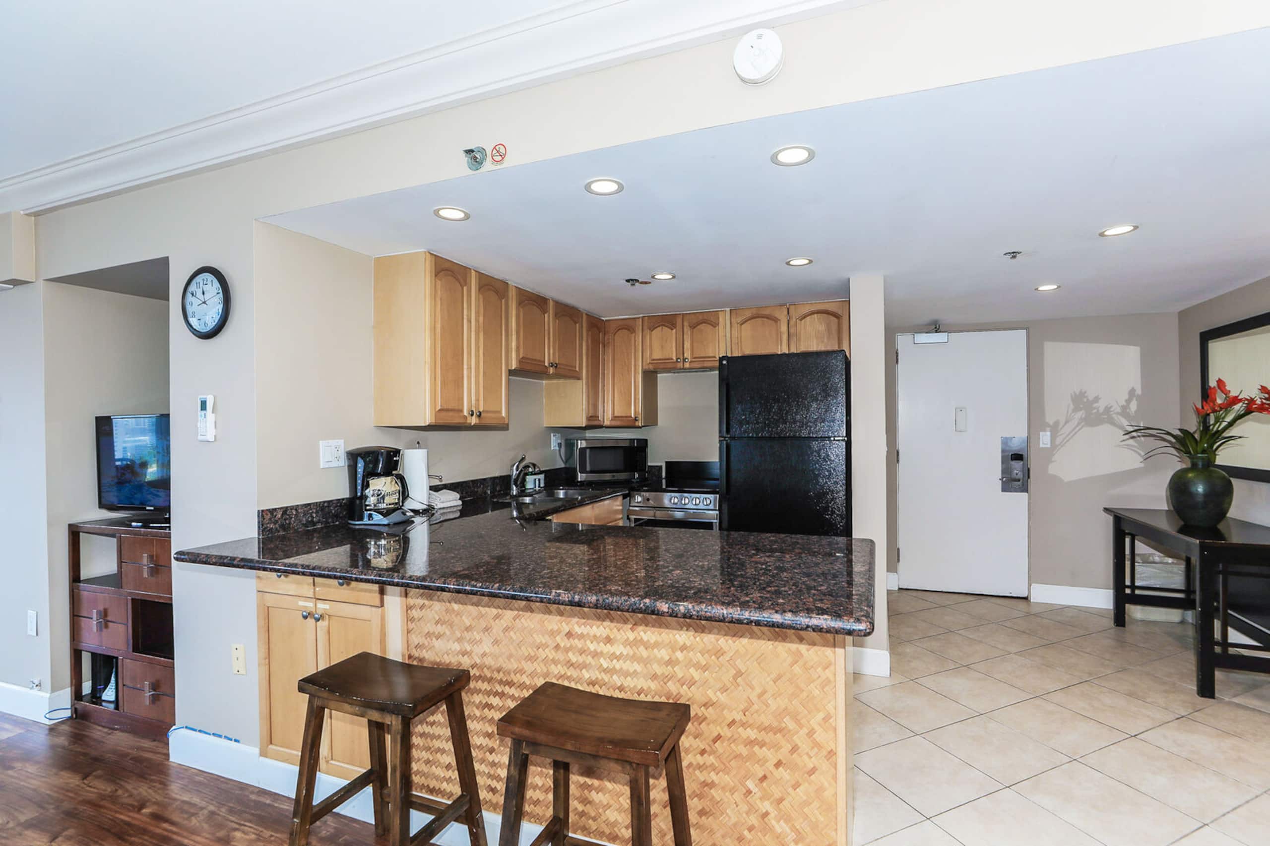 Condo in Honolulu · ★4.58 · 2 bedrooms · 2 beds · 2 private baths - Image 9