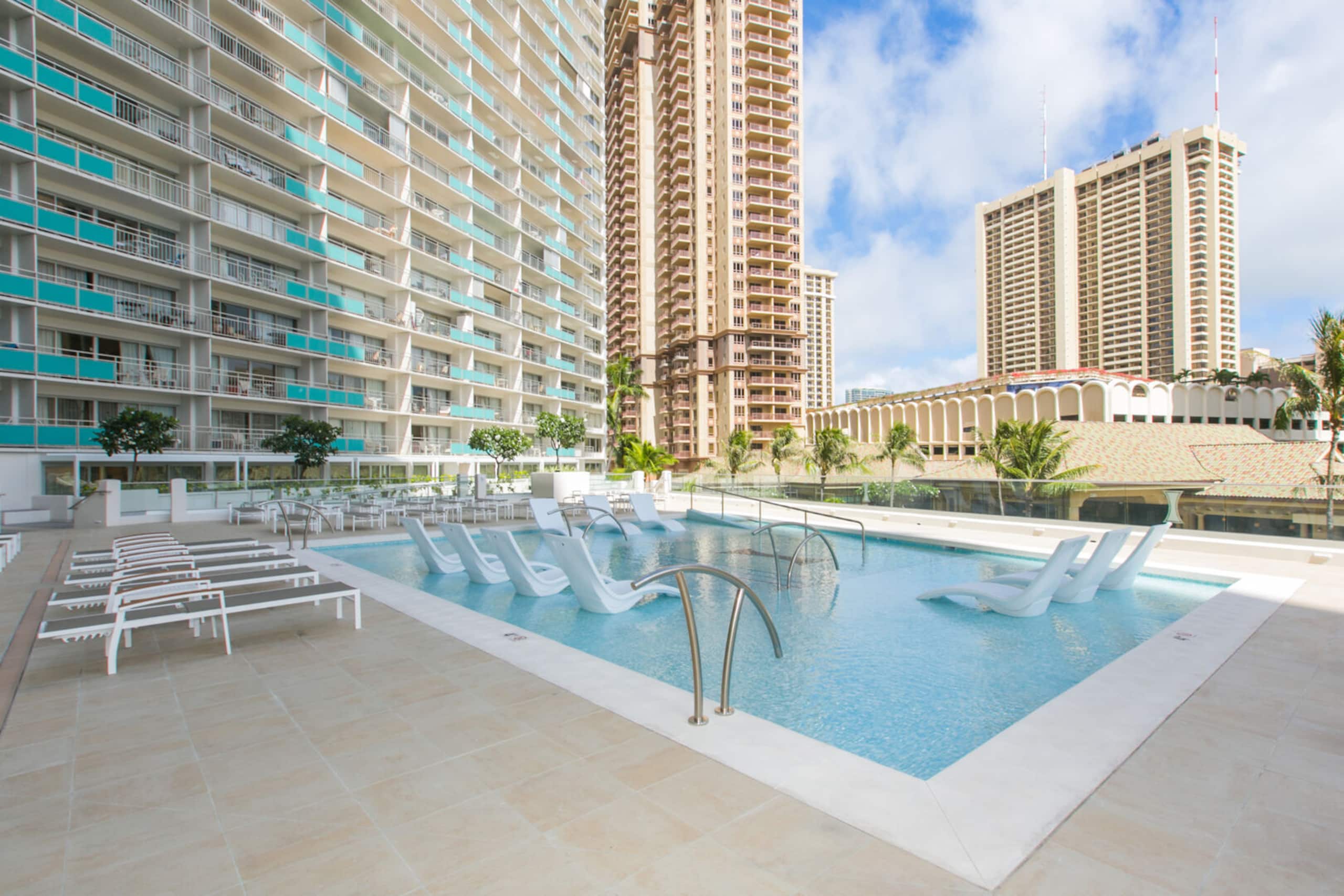 Condo in Honolulu · ★4.58 · 2 bedrooms · 2 beds · 2 private baths - Image 28
