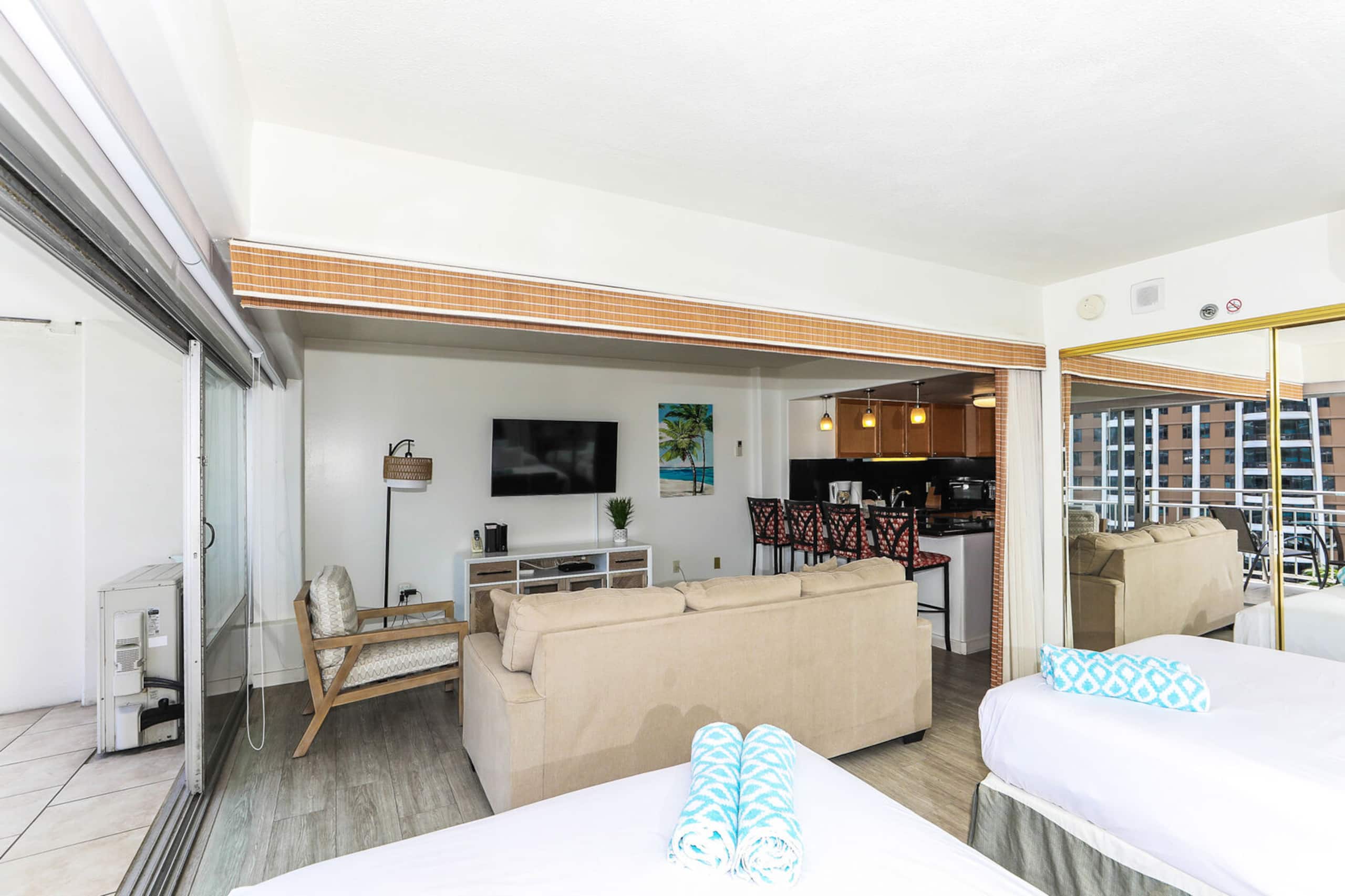 Tropical Oasis Escape with Lagoon view, Free WIFI! - Image 11