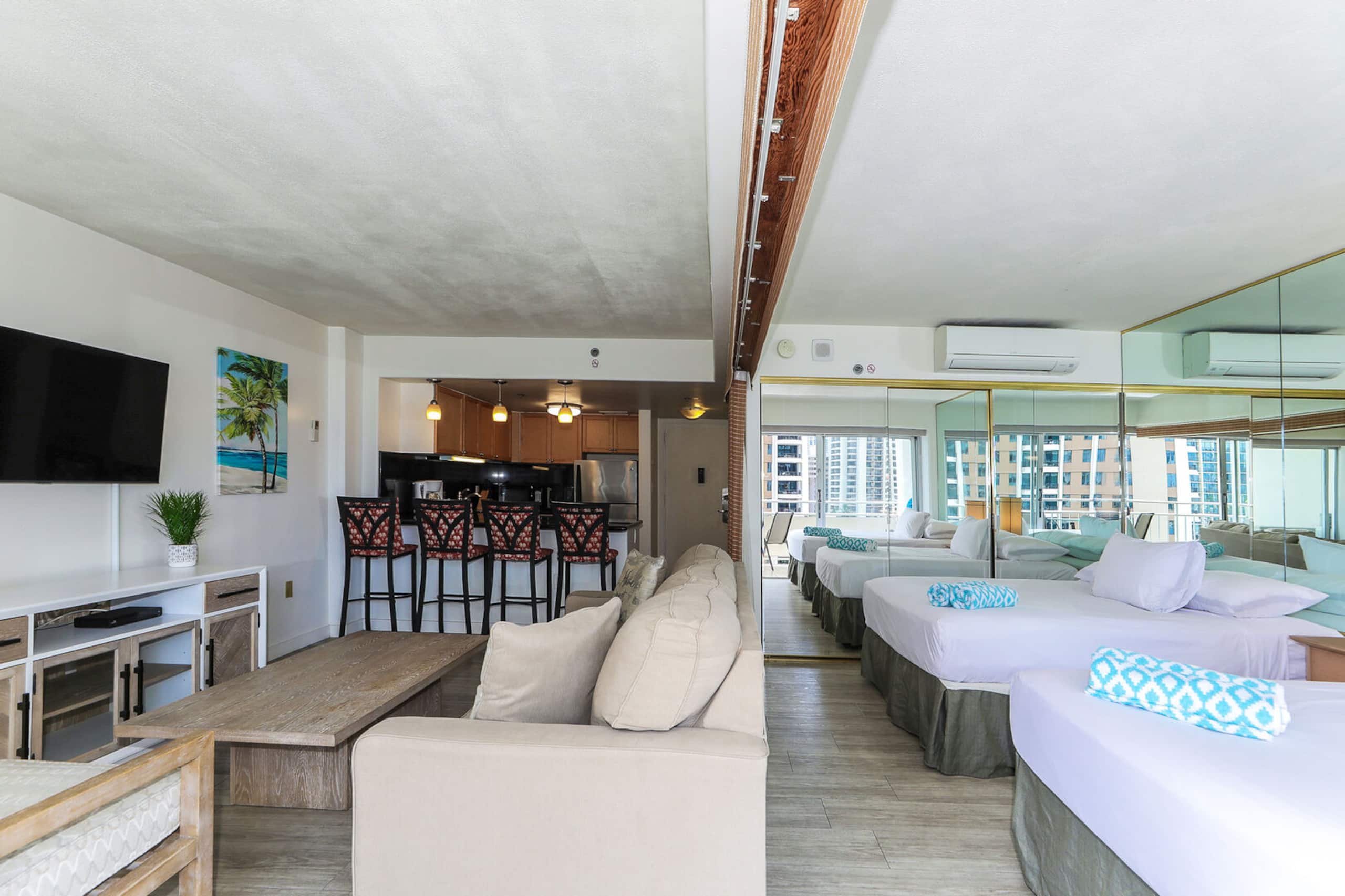 Tropical Oasis Escape with Lagoon view, Free WIFI! - Image 8