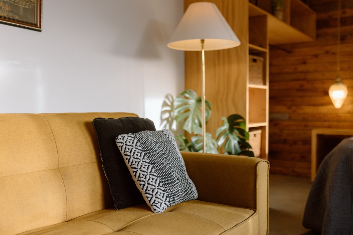 Top performing Airbnb: Barn Hideaway - escape to simplicity in Wānaka Outer