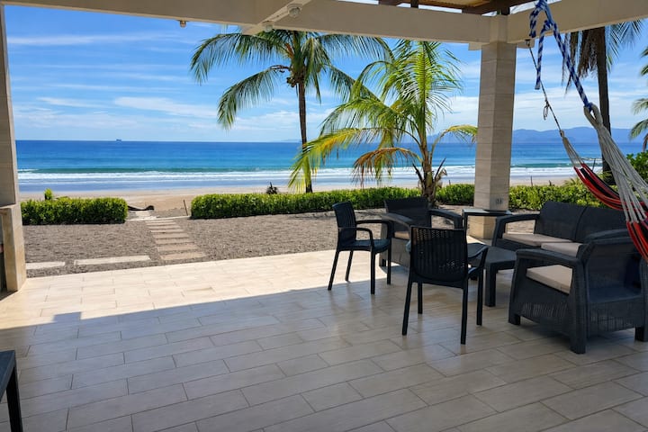 Lovely Beachfront Family House With Private Pool - Costa Rica