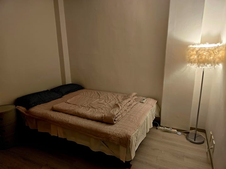 Couples
Or bedroom 3 that opens when booking for 7 or more people