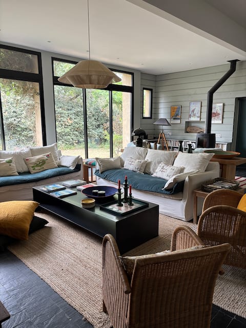 Popular Airbnb listing: Charming house ideally located in Port Navalo Arzon in Arzon