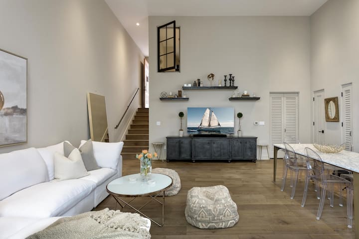 Luxury Condo In Heart Of Downtown Santa Barbara - Santa Barbara