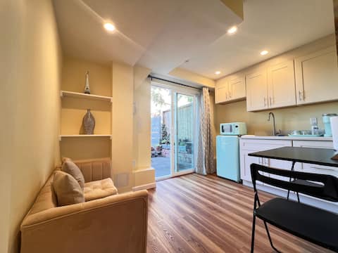 Top Airbnb: KT Home with Garage Parking in Outer Parkside