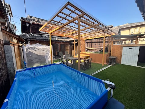 EA lodging where you can enjoy BBQ and stay