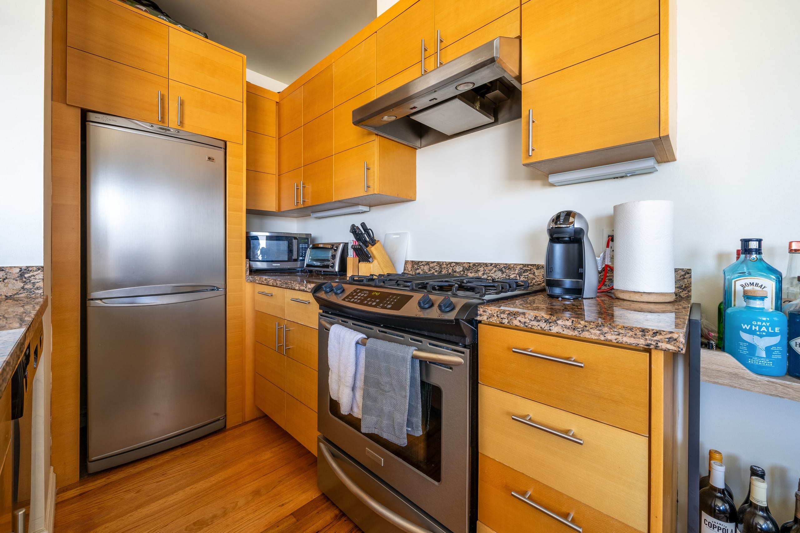 Condo in San Francisco · ★4.96 · 1 bedroom · 1 bed · 1 bath - Image 16