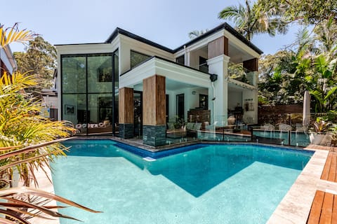 The Lake House with private pool and theatre room!