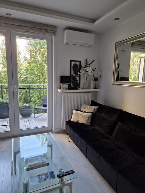Popular Airbnb listing: Boutique Apartment for an Autumn Getaway in Żoliborz
