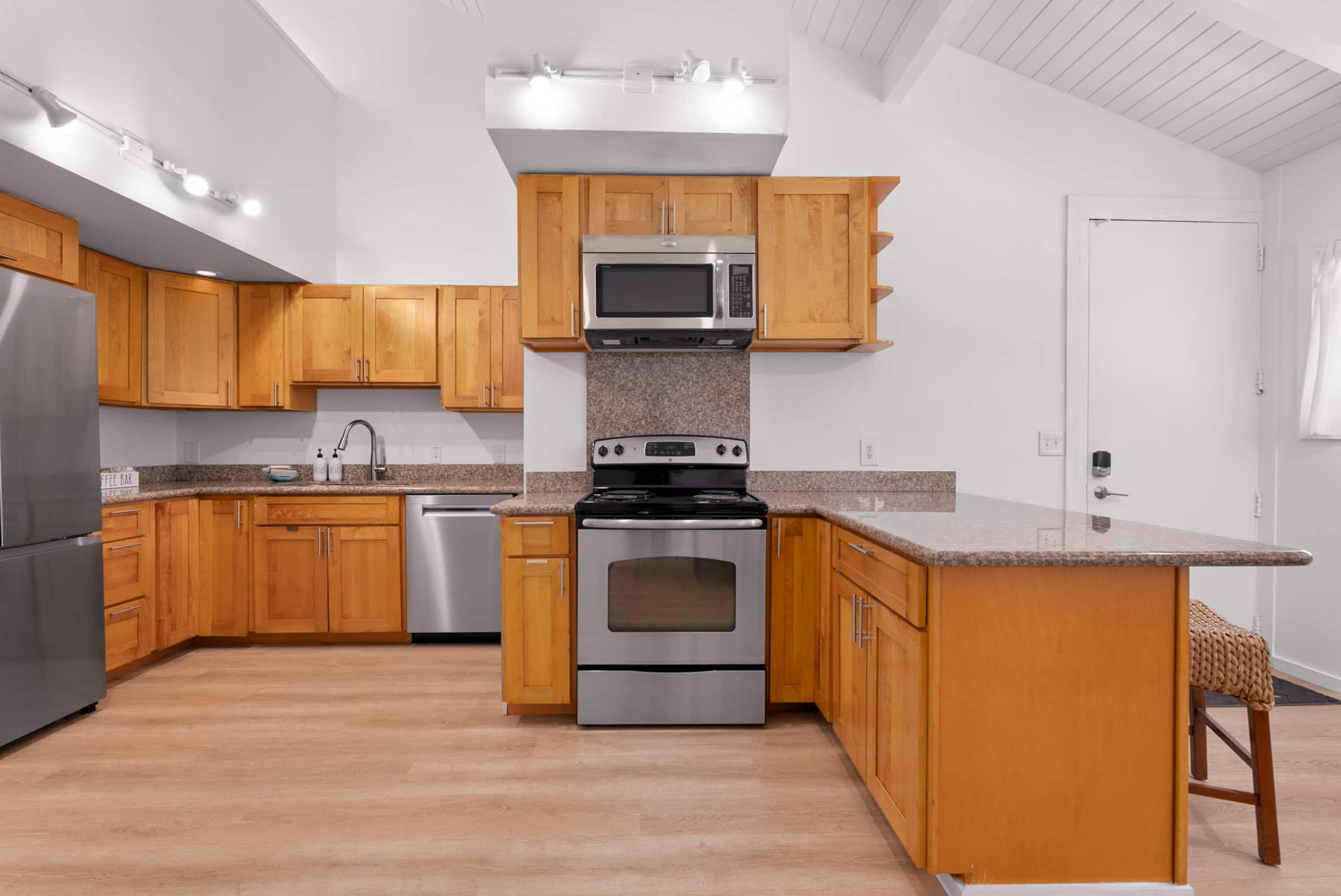 Condo in Kahuku · ★4.96 · Studio · 2 beds · 1 bath - Image 16