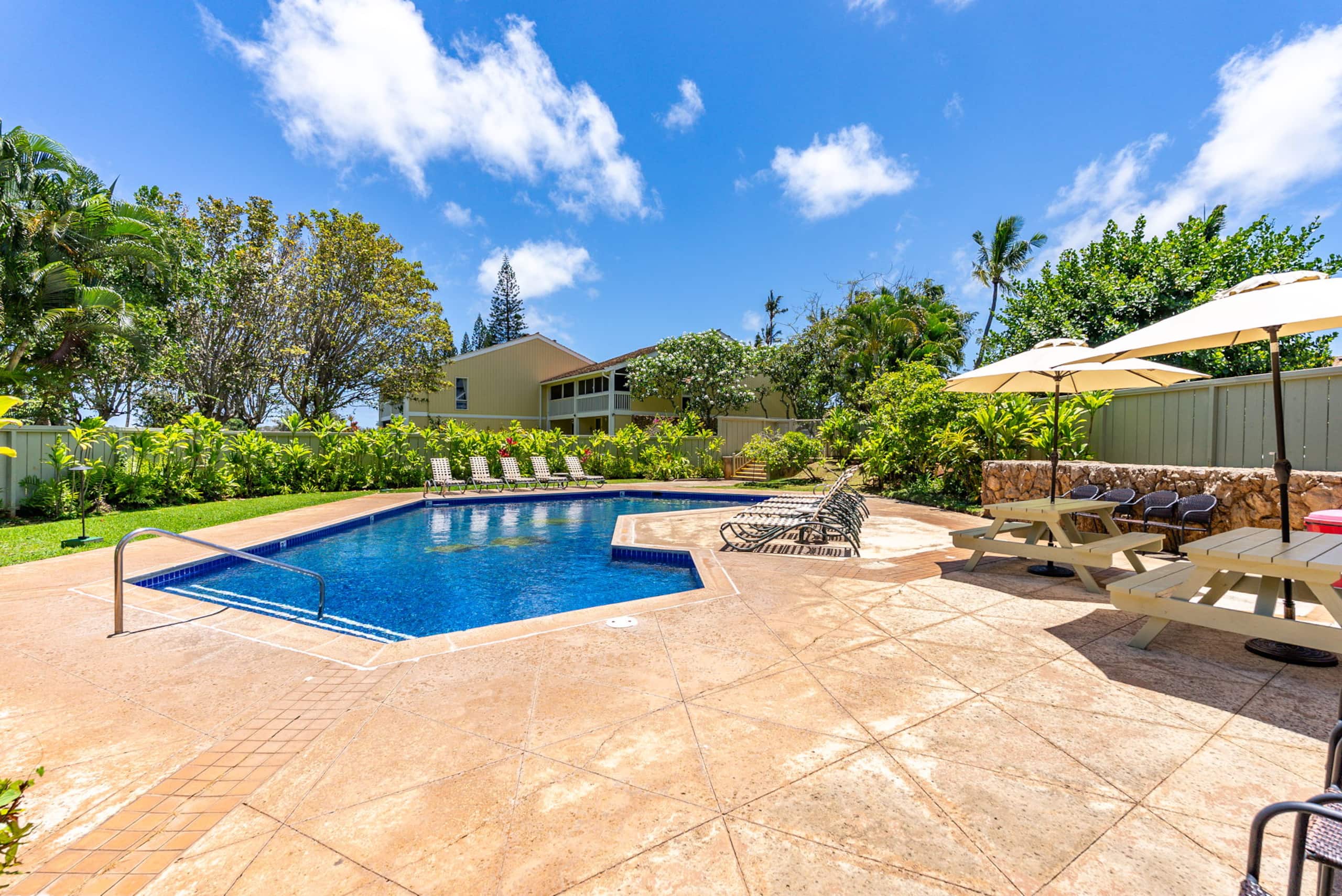 Condo in Kahuku · ★4.96 · Studio · 2 beds · 1 bath - Image 24