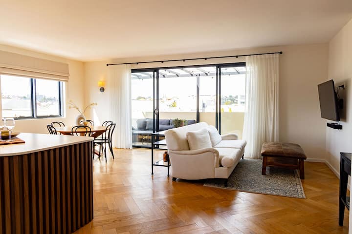 Coastal Calm | North Fremantle Retreat - Claremont