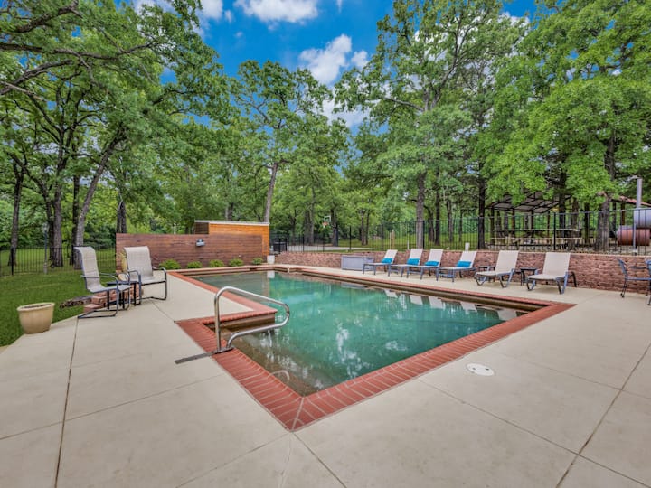 Wildwood Ranch- Pool, Media Rm, Sport Ct on 160 ac