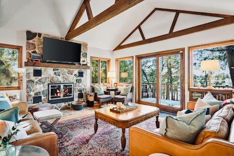 Fernwood Elkhart Lakefront: hot tub, pier, kayaks
