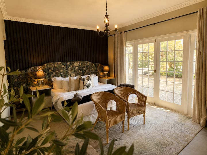 Autumn Lane Soleil Suite - Paarl