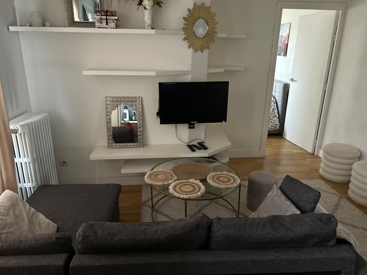 Appartement T2 à Bagneux 5 Min De Porte D’orléans. - Villejuif