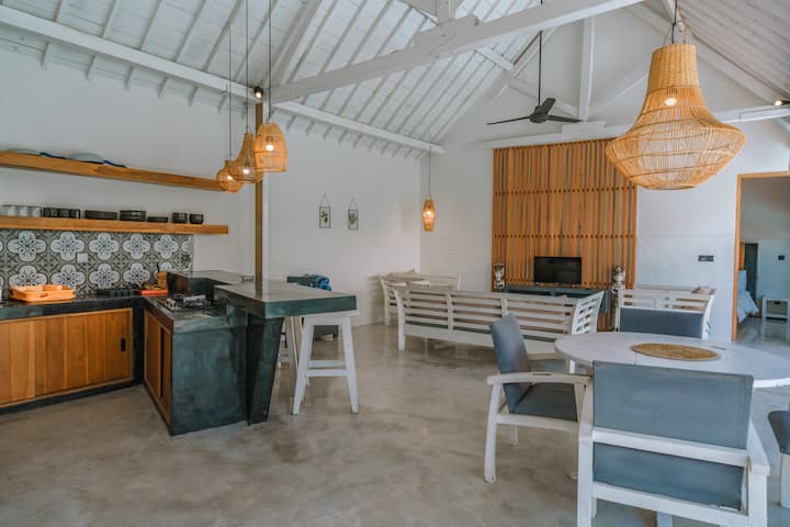 Villa Kazz 4 - Near Best Beach Clubs - Indonesia