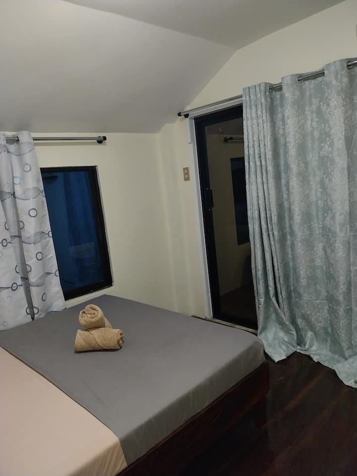 Hidden Garden Pensione Affordable Room - El Nido