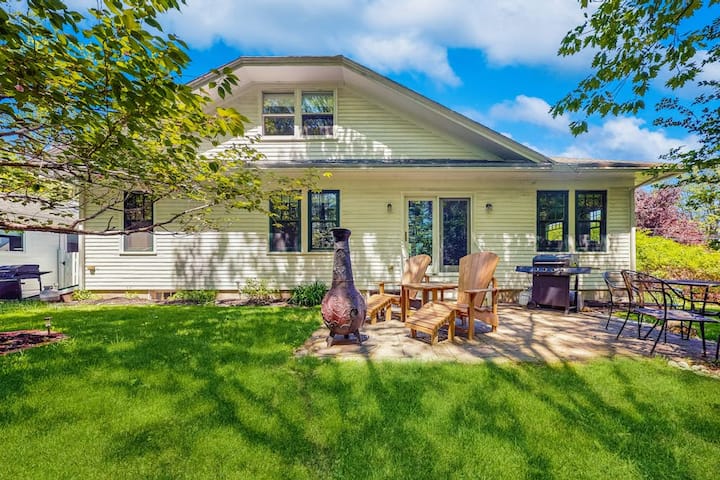 Dog-friendly Home With Full Kitchen, Private W/d, & Outdoor Firepit - Ogunquit, ME