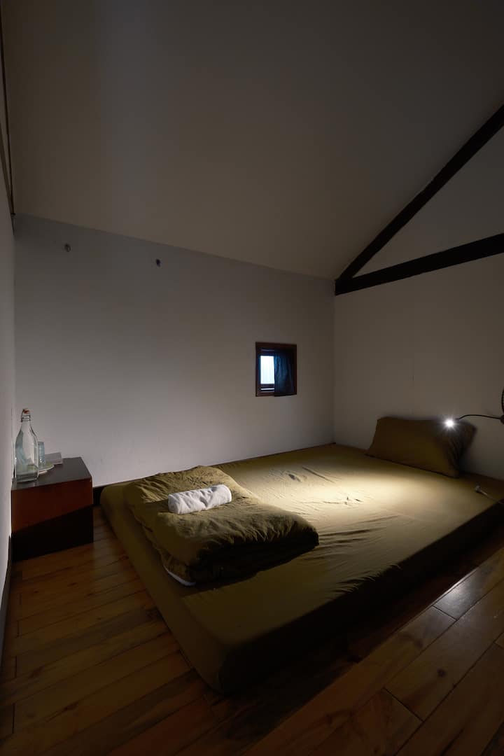 საძინებელი 4