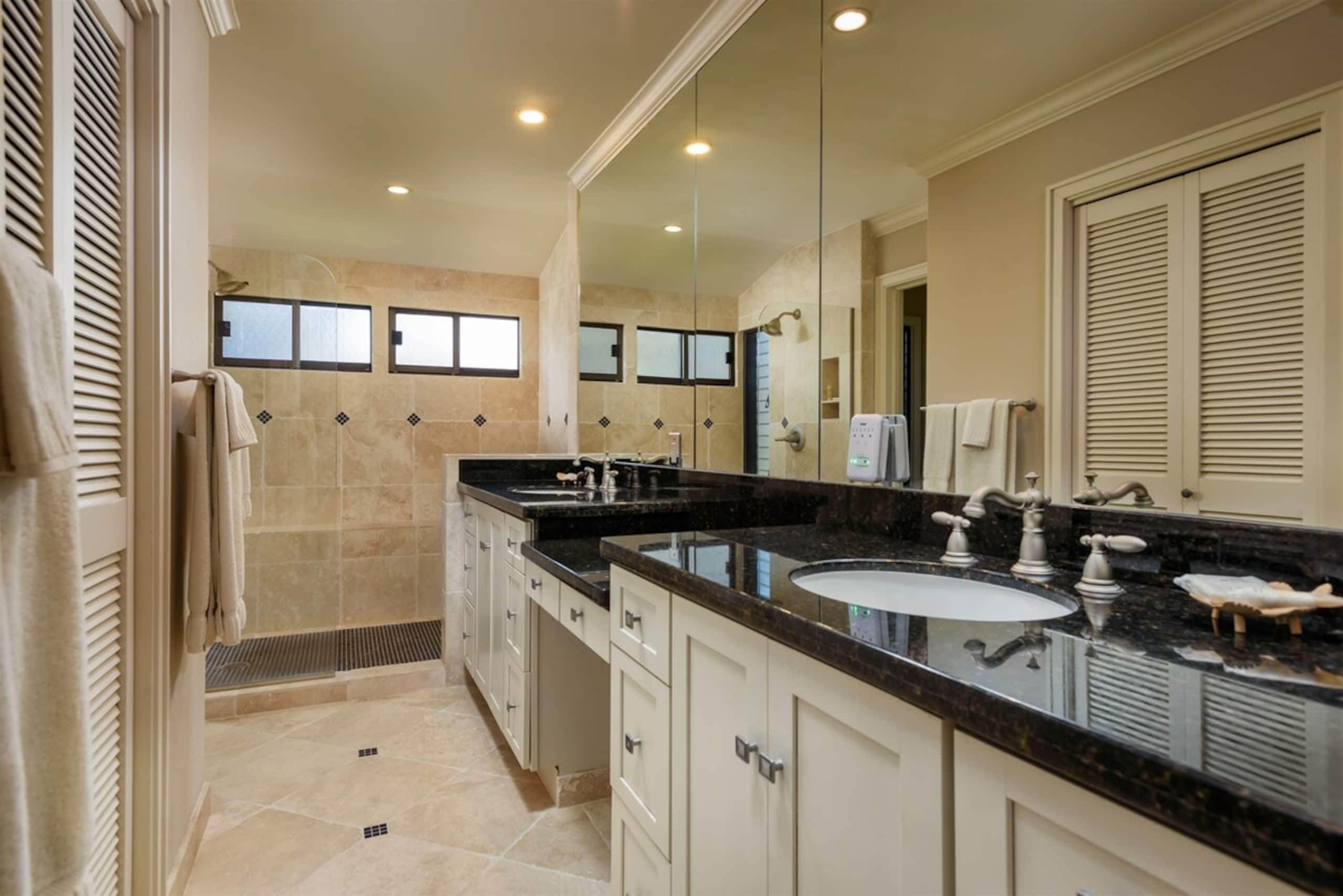 Villa in Lahaina · ★4.97 · 2 bedrooms · 3 beds · 3 baths - Image 28