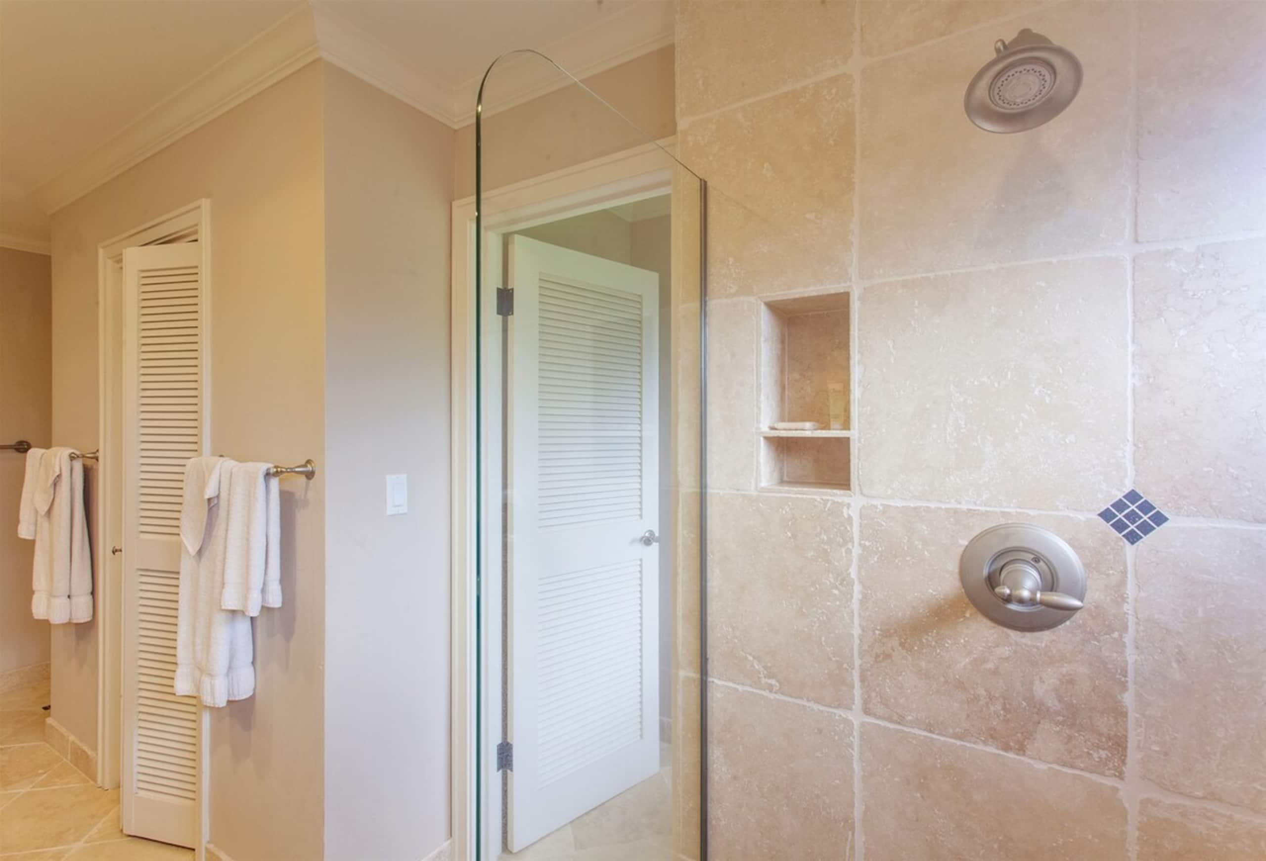 Villa in Lahaina · ★4.97 · 2 bedrooms · 3 beds · 3 baths - Image 29
