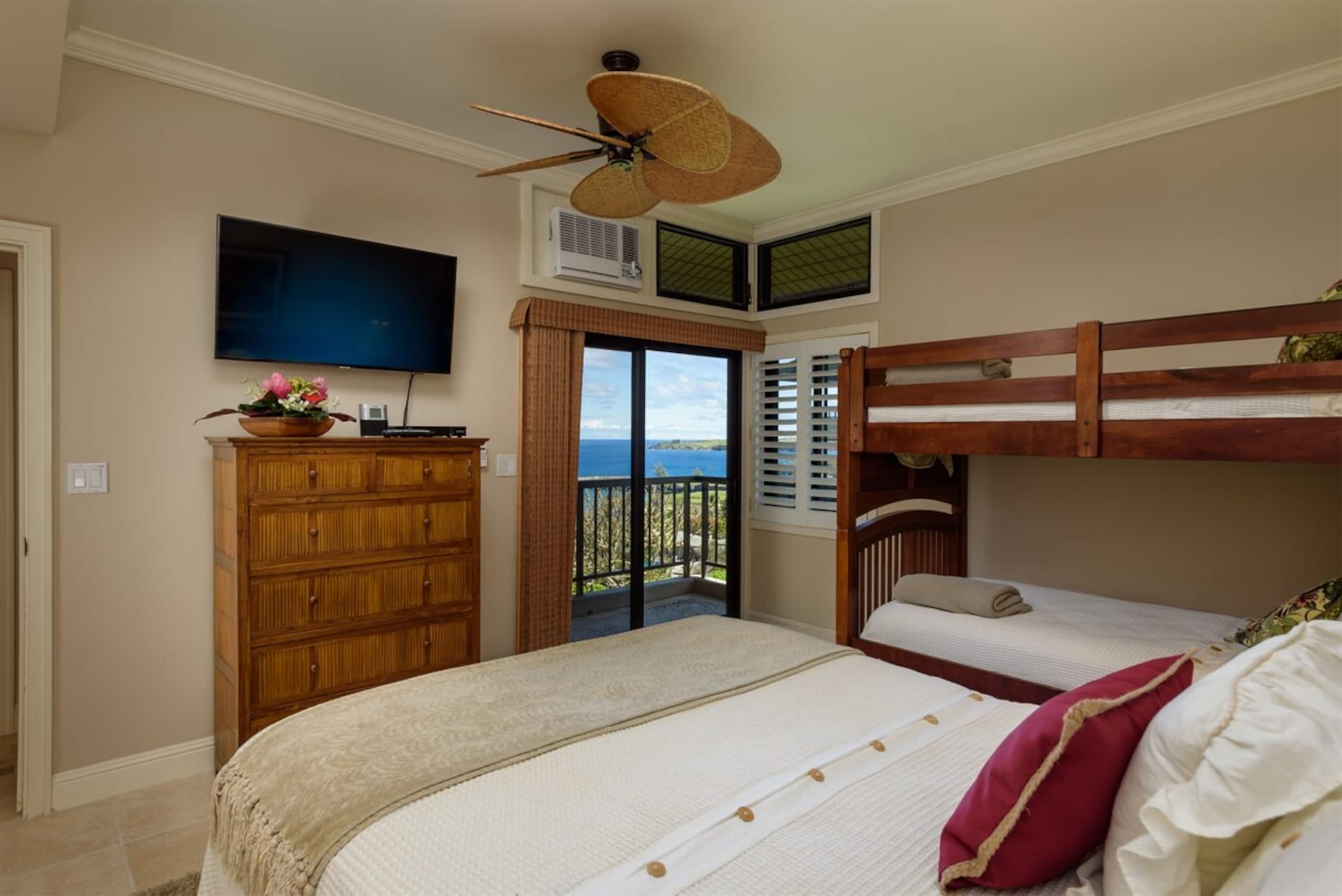 Villa in Lahaina · ★4.97 · 2 bedrooms · 3 beds · 3 baths - Image 27